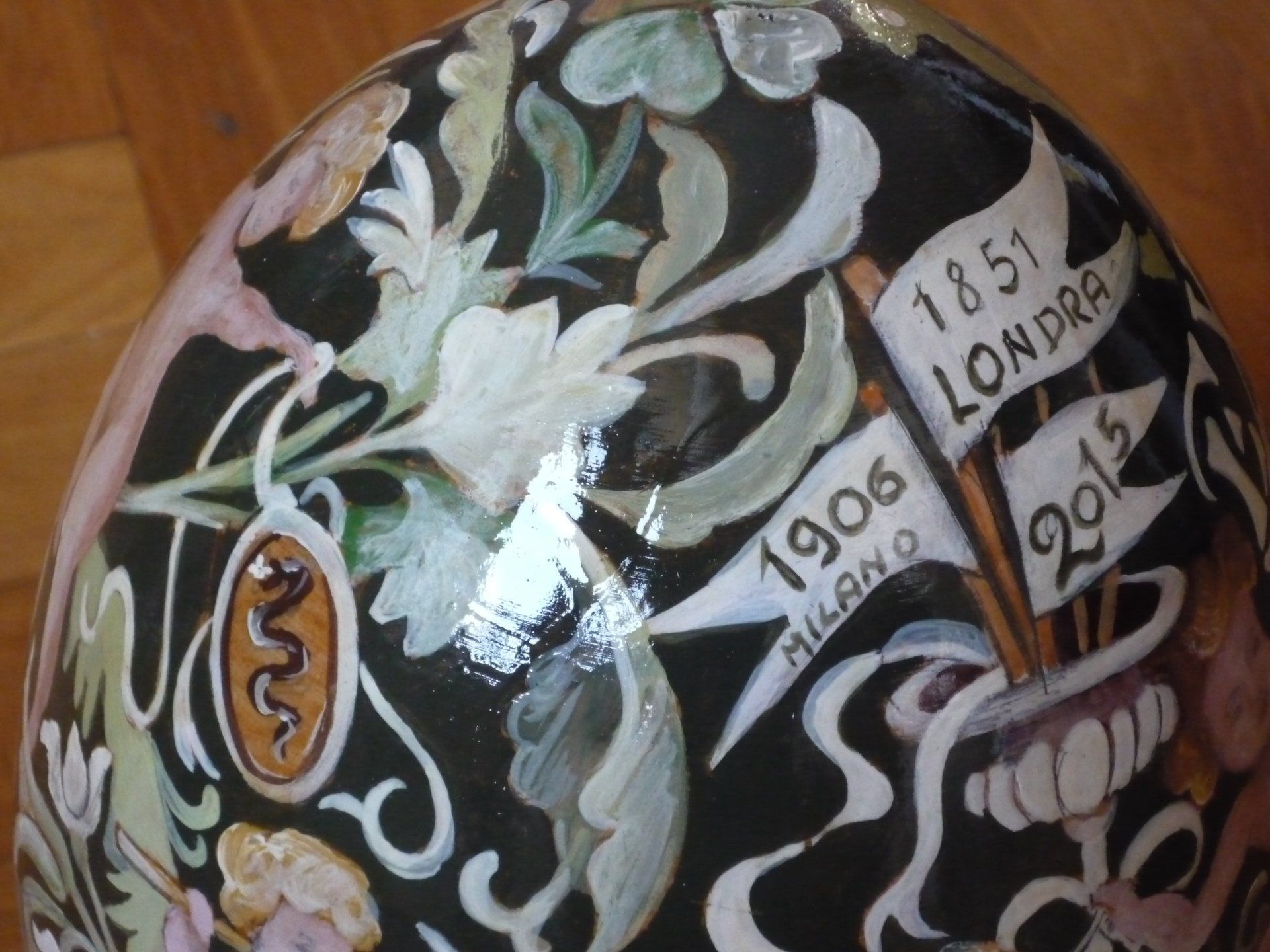 animali, cani, gatti, cavalli,  quadri, ritratti, dipinti, su misura, animali vestiti, oggetti, arredi, uova dipeinte, piatti, decorazioni, trompe, fiori, stencil, decoupage, carta, colla, matita, pennello, olio su tela , riviste, pubblicazioni, eventi, Marina Rigolone, artista, pittrice, decoratrice,