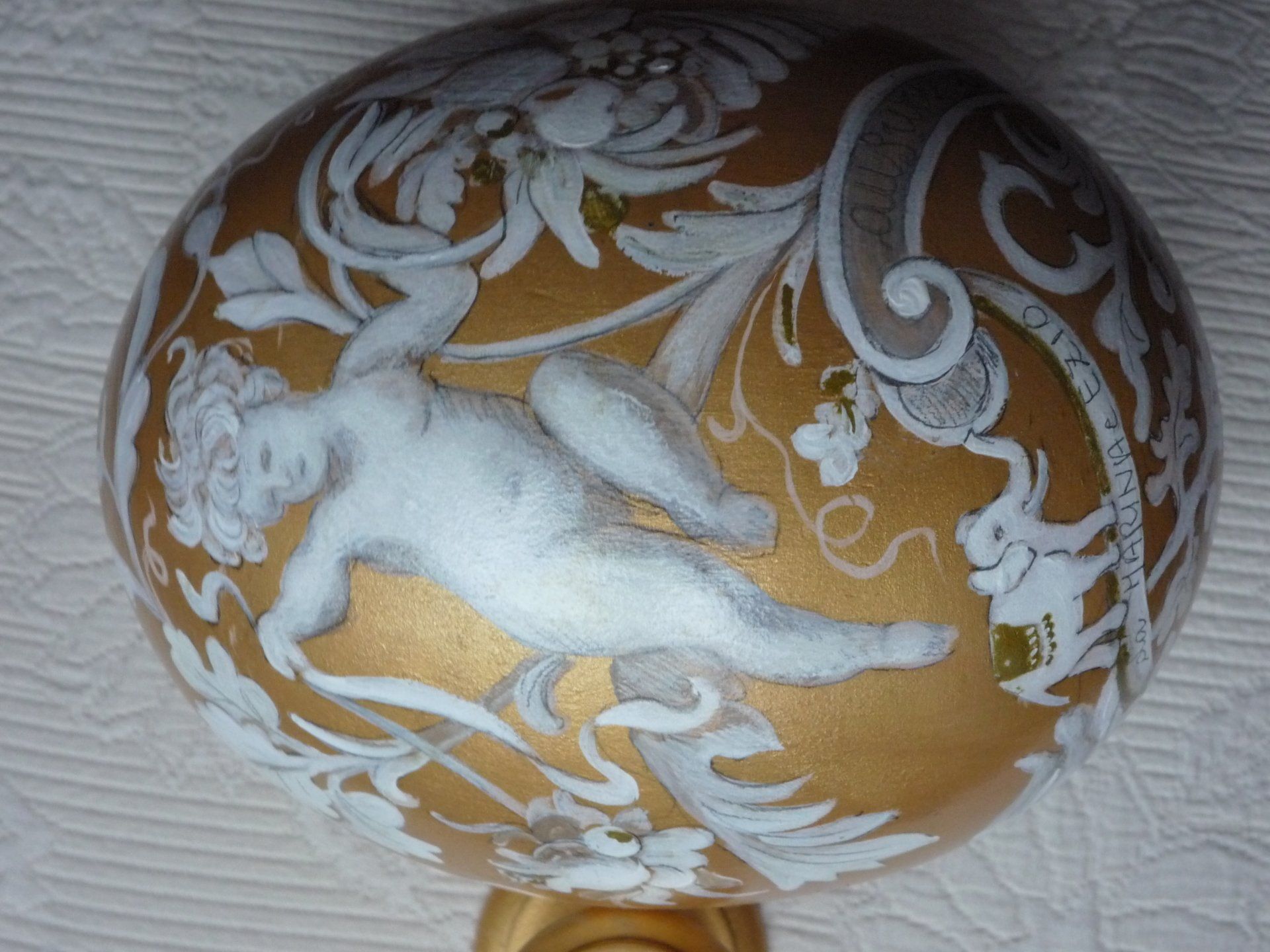 animali, cani, gatti, cavalli,  quadri, ritratti, dipinti, su misura, animali vestiti, oggetti, arredi, uova dipeinte, piatti, decorazioni, trompe, fiori, stencil, decoupage, carta, colla, matita, pennello, olio su tela , riviste, pubblicazioni, eventi, Marina Rigolone, artista, pittrice, decoratrice,