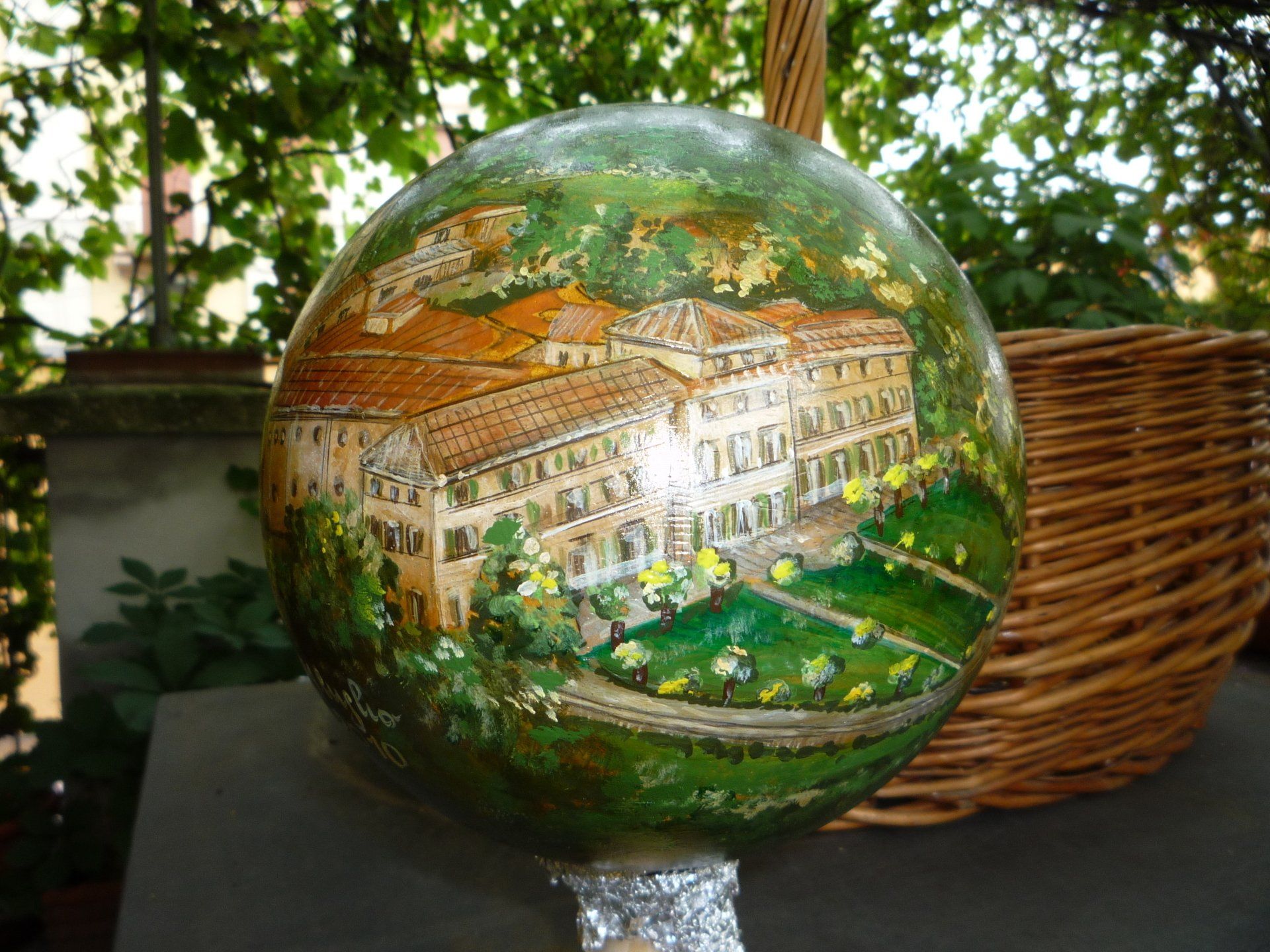 animali, cani, gatti, cavalli,  quadri, ritratti, dipinti, su misura, animali vestiti, oggetti, arredi, uova dipeinte, piatti, decorazioni, trompe, fiori, stencil, decoupage, carta, colla, matita, pennello, olio su tela , riviste, pubblicazioni, eventi, Marina Rigolone, artista, pittrice, decoratrice,