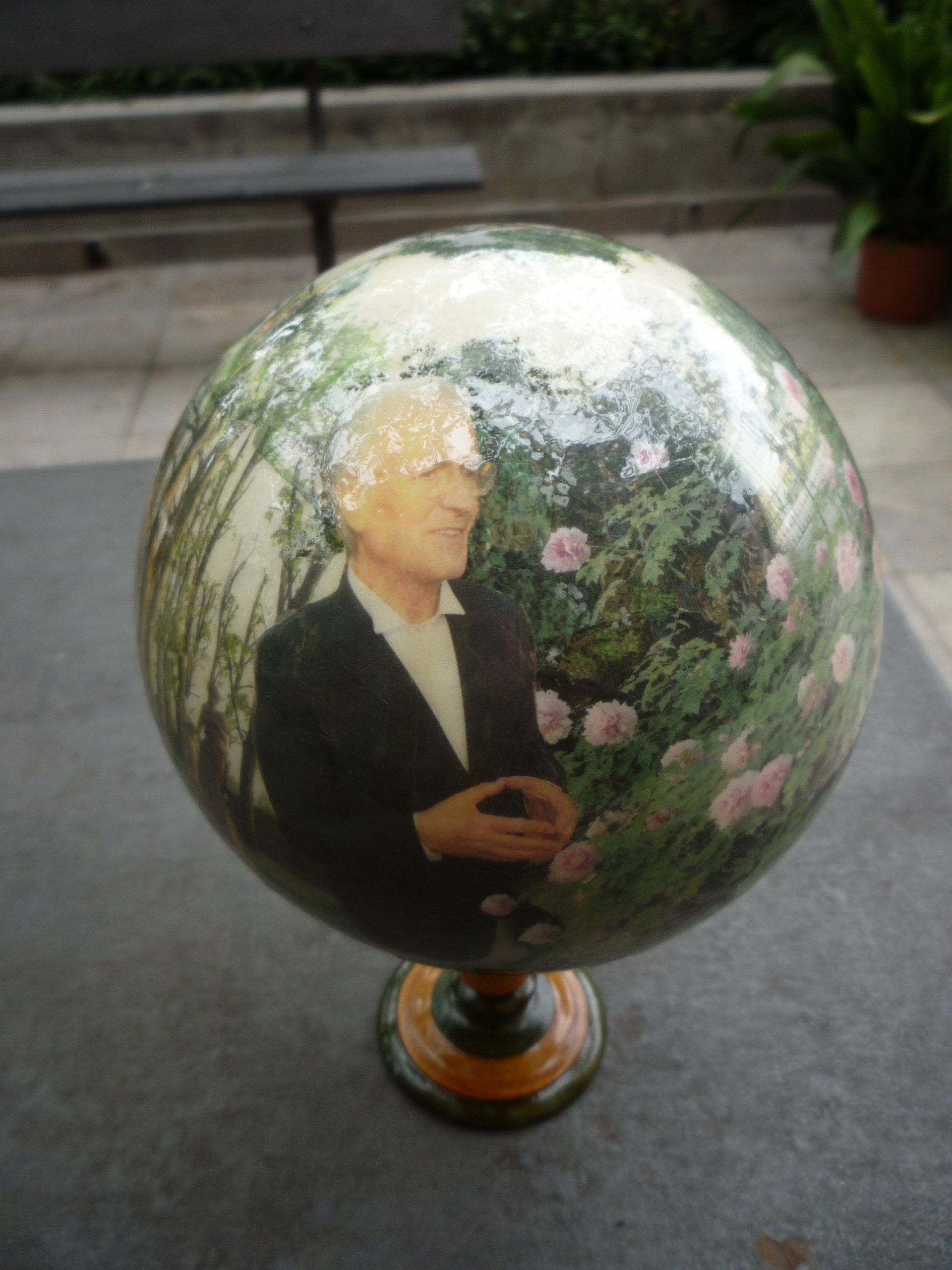 animali, cani, gatti, cavalli,  quadri, ritratti, dipinti, su misura, animali vestiti, oggetti, arredi, uova dipeinte, piatti, decorazioni, trompe, fiori, stencil, decoupage, carta, colla, matita, pennello, olio su tela , riviste, pubblicazioni, eventi, Marina Rigolone, artista, pittrice, decoratrice,