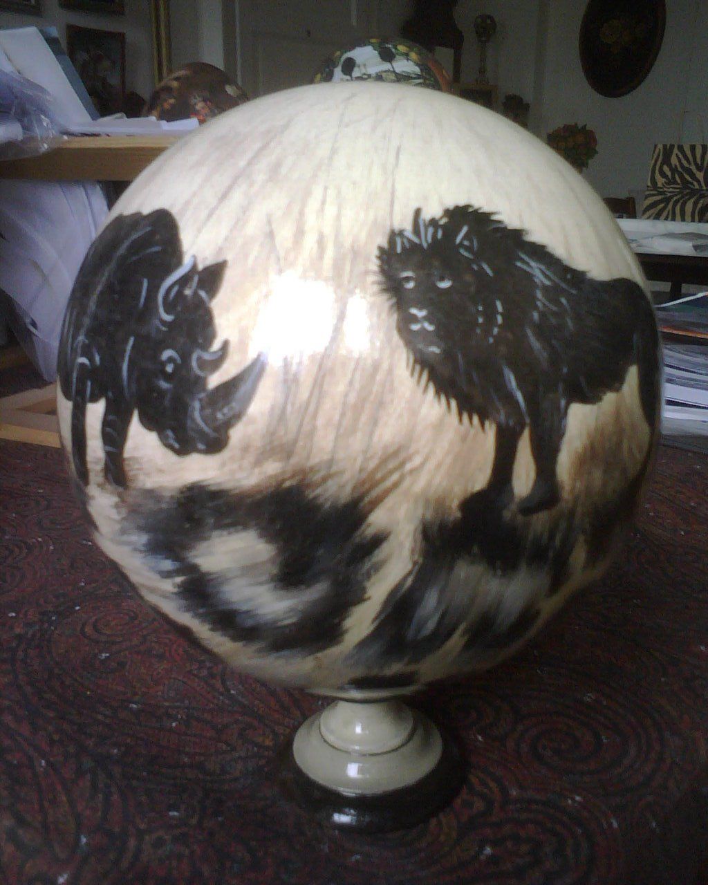 animali, cani, gatti, cavalli,  quadri, ritratti, dipinti, su misura, animali vestiti, oggetti, arredi, uova dipeinte, piatti, decorazioni, trompe, fiori, stencil, decoupage, carta, colla, matita, pennello, olio su tela , riviste, pubblicazioni, eventi, Marina Rigolone, artista, pittrice, decoratrice,