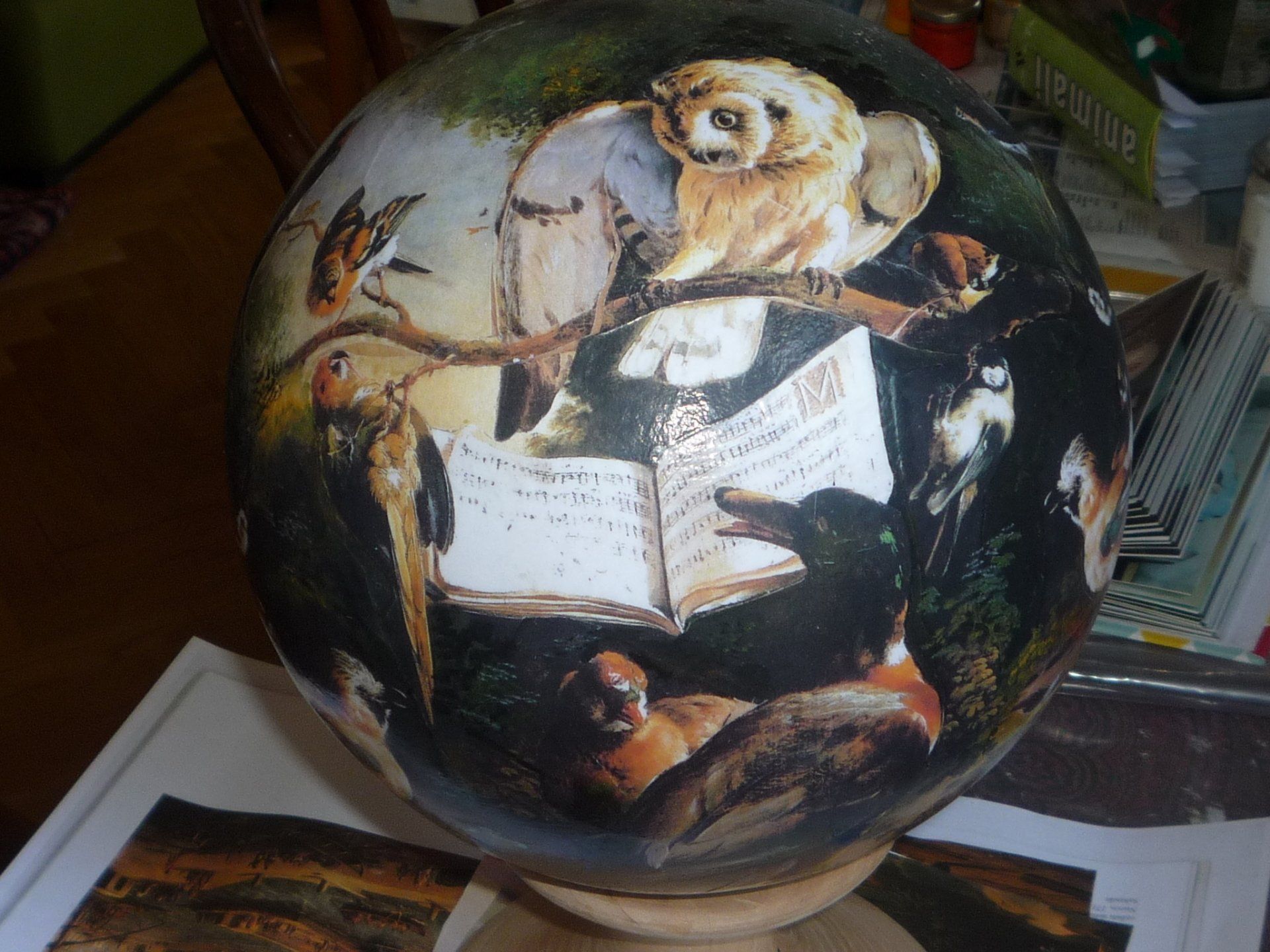 animali, cani, gatti, cavalli,  quadri, ritratti, dipinti, su misura, animali vestiti, oggetti, arredi, uova dipeinte, piatti, decorazioni, trompe, fiori, stencil, decoupage, carta, colla, matita, pennello, olio su tela , riviste, pubblicazioni, eventi, Marina Rigolone, artista, pittrice, decoratrice,