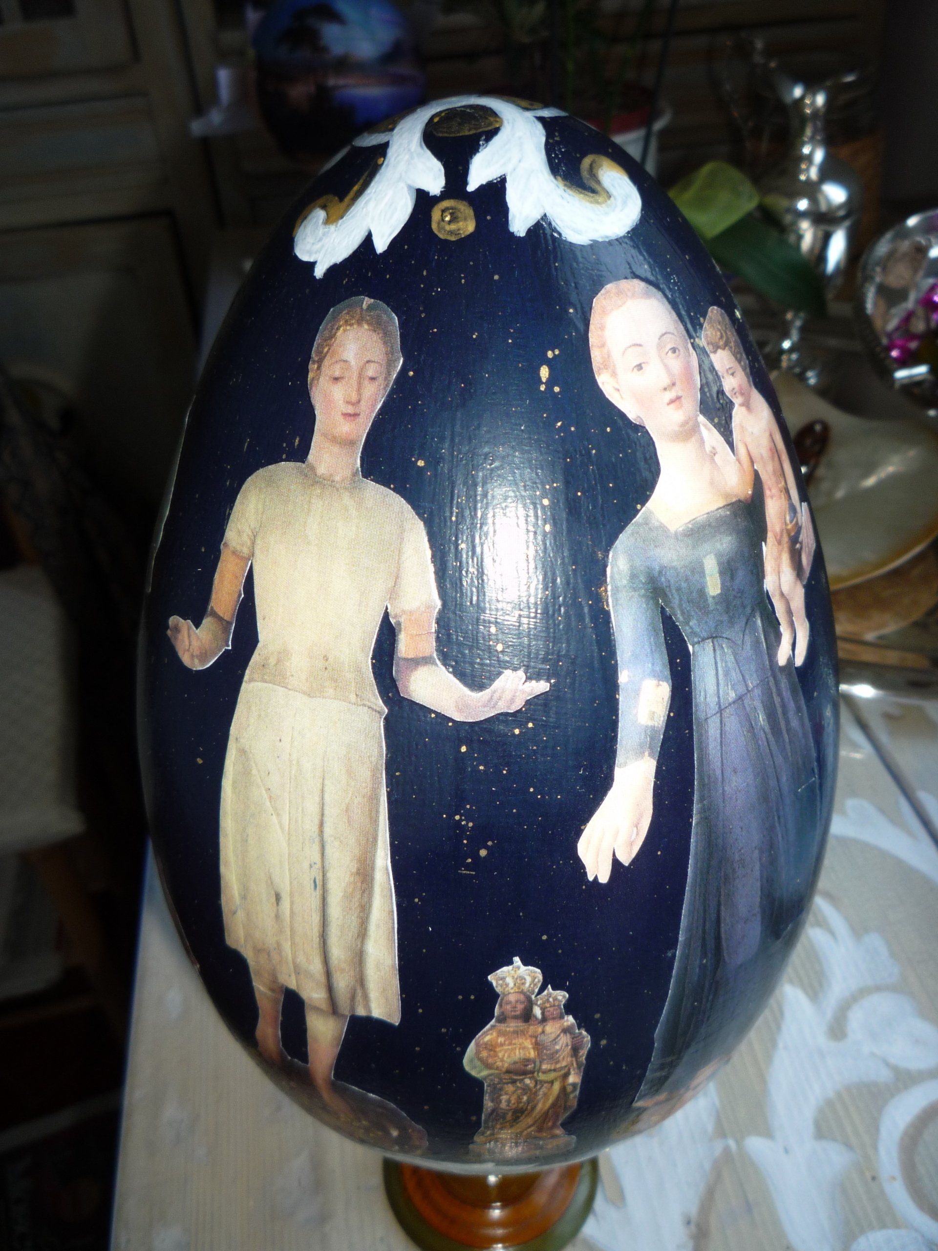 animali, cani, gatti, cavalli,  quadri, ritratti, dipinti, su misura, animali vestiti, oggetti, arredi, uova dipeinte, piatti, decorazioni, trompe, fiori, stencil, decoupage, carta, colla, matita, pennello, olio su tela , riviste, pubblicazioni, eventi, Marina Rigolone, artista, pittrice, decoratrice,
