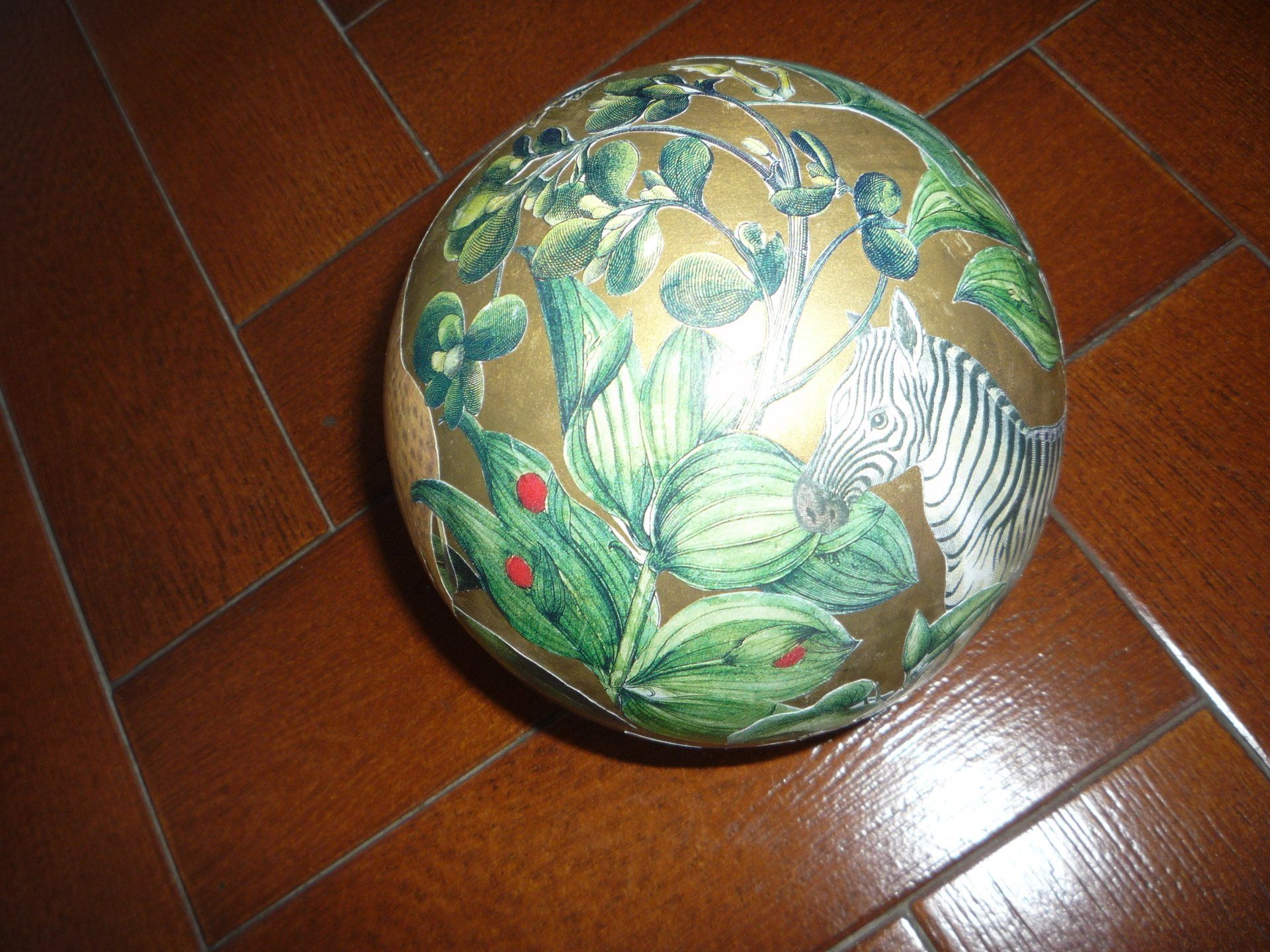 animali, cani, gatti, cavalli,  quadri, ritratti, dipinti, su misura, animali vestiti, oggetti, arredi, uova dipeinte, piatti, decorazioni, trompe, fiori, stencil, decoupage, carta, colla, matita, pennello, olio su tela , riviste, pubblicazioni, eventi, Marina Rigolone, artista, pittrice, decoratrice,