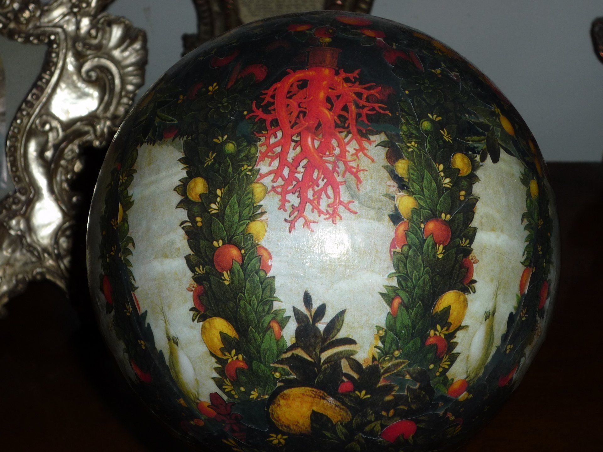 animali, cani, gatti, cavalli,  quadri, ritratti, dipinti, su misura, animali vestiti, oggetti, arredi, uova dipeinte, piatti, decorazioni, trompe, fiori, stencil, decoupage, carta, colla, matita, pennello, olio su tela , riviste, pubblicazioni, eventi, Marina Rigolone, artista, pittrice, decoratrice,