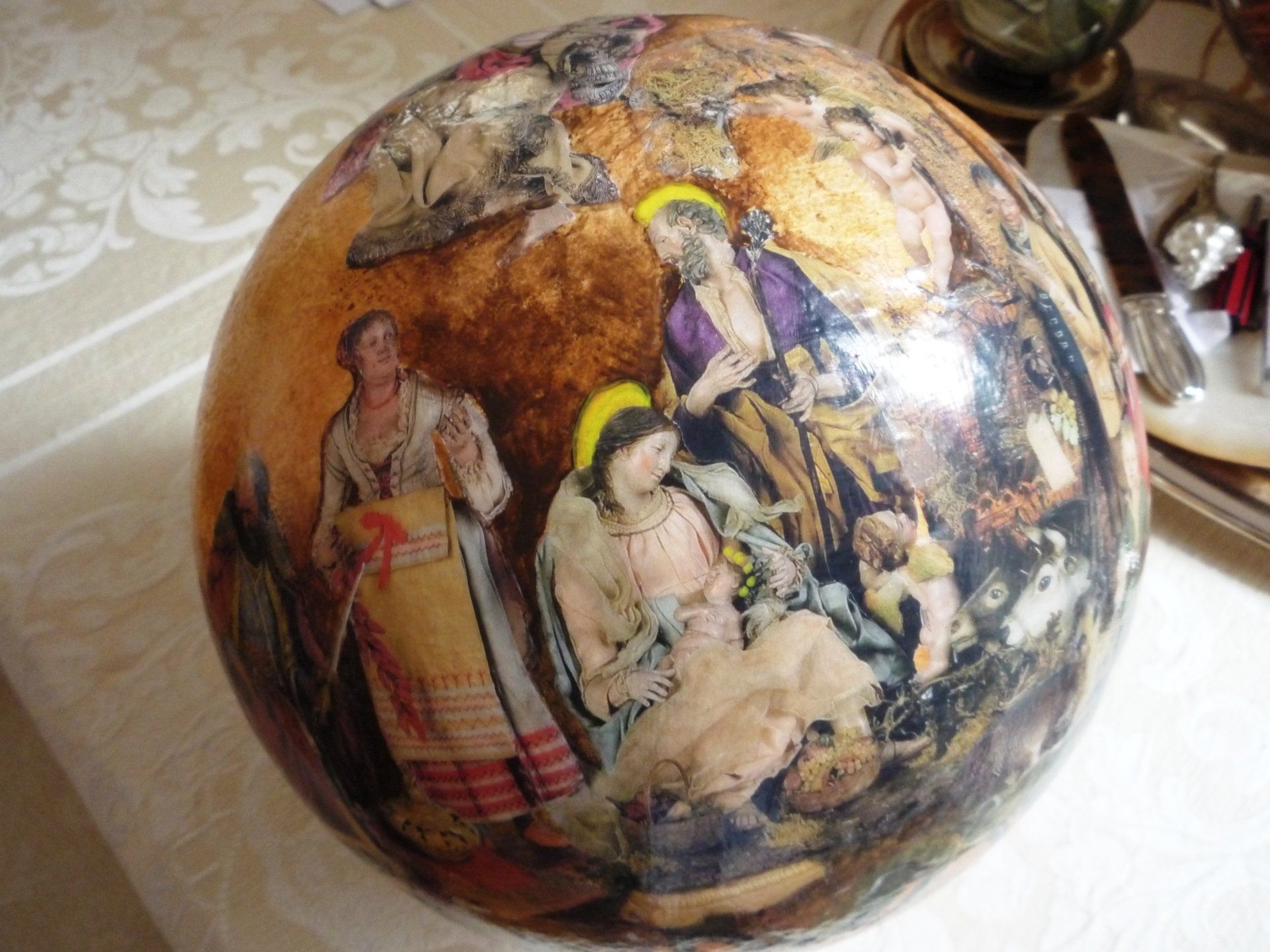 animali, cani, gatti, cavalli,  quadri, ritratti, dipinti, su misura, animali vestiti, oggetti, arredi, uova dipeinte, piatti, decorazioni, trompe, fiori, stencil, decoupage, carta, colla, matita, pennello, olio su tela , riviste, pubblicazioni, eventi, Marina Rigolone, artista, pittrice, decoratrice,