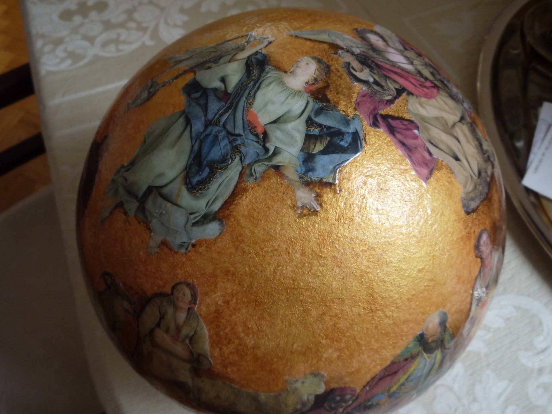 animali, cani, gatti, cavalli,  quadri, ritratti, dipinti, su misura, animali vestiti, oggetti, arredi, uova dipeinte, piatti, decorazioni, trompe, fiori, stencil, decoupage, carta, colla, matita, pennello, olio su tela , riviste, pubblicazioni, eventi, Marina Rigolone, artista, pittrice, decoratrice,