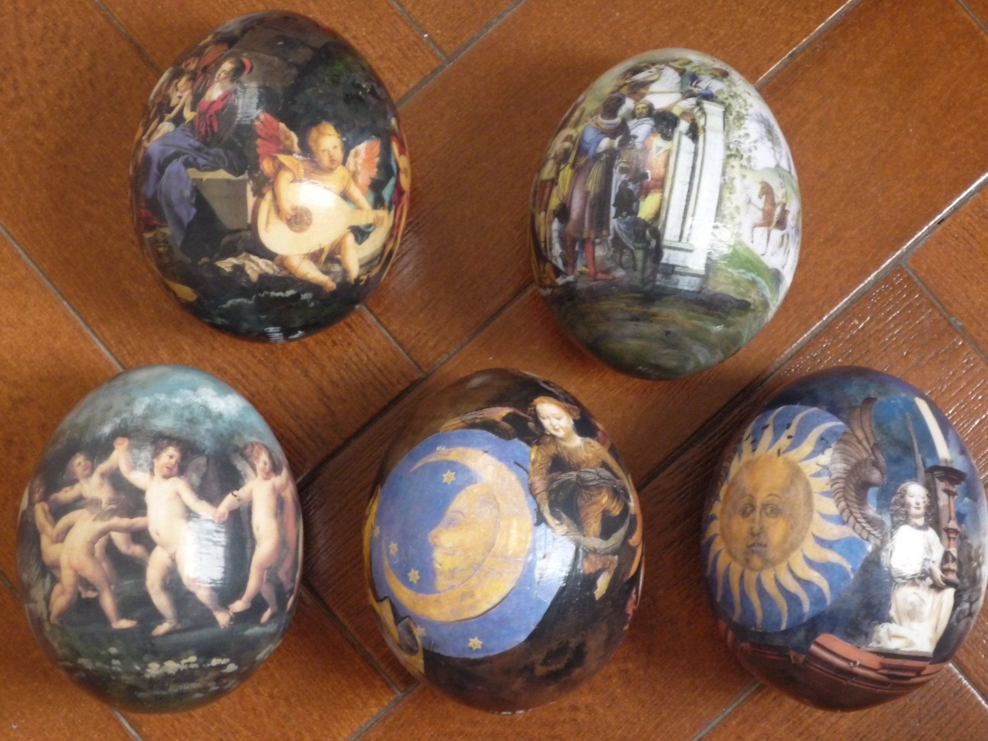 animali, cani, gatti, cavalli,  quadri, ritratti, dipinti, su misura, animali vestiti, oggetti, arredi, uova dipeinte, piatti, decorazioni, trompe, fiori, stencil, decoupage, carta, colla, matita, pennello, olio su tela , riviste, pubblicazioni, eventi, Marina Rigolone, artista, pittrice, decoratrice,