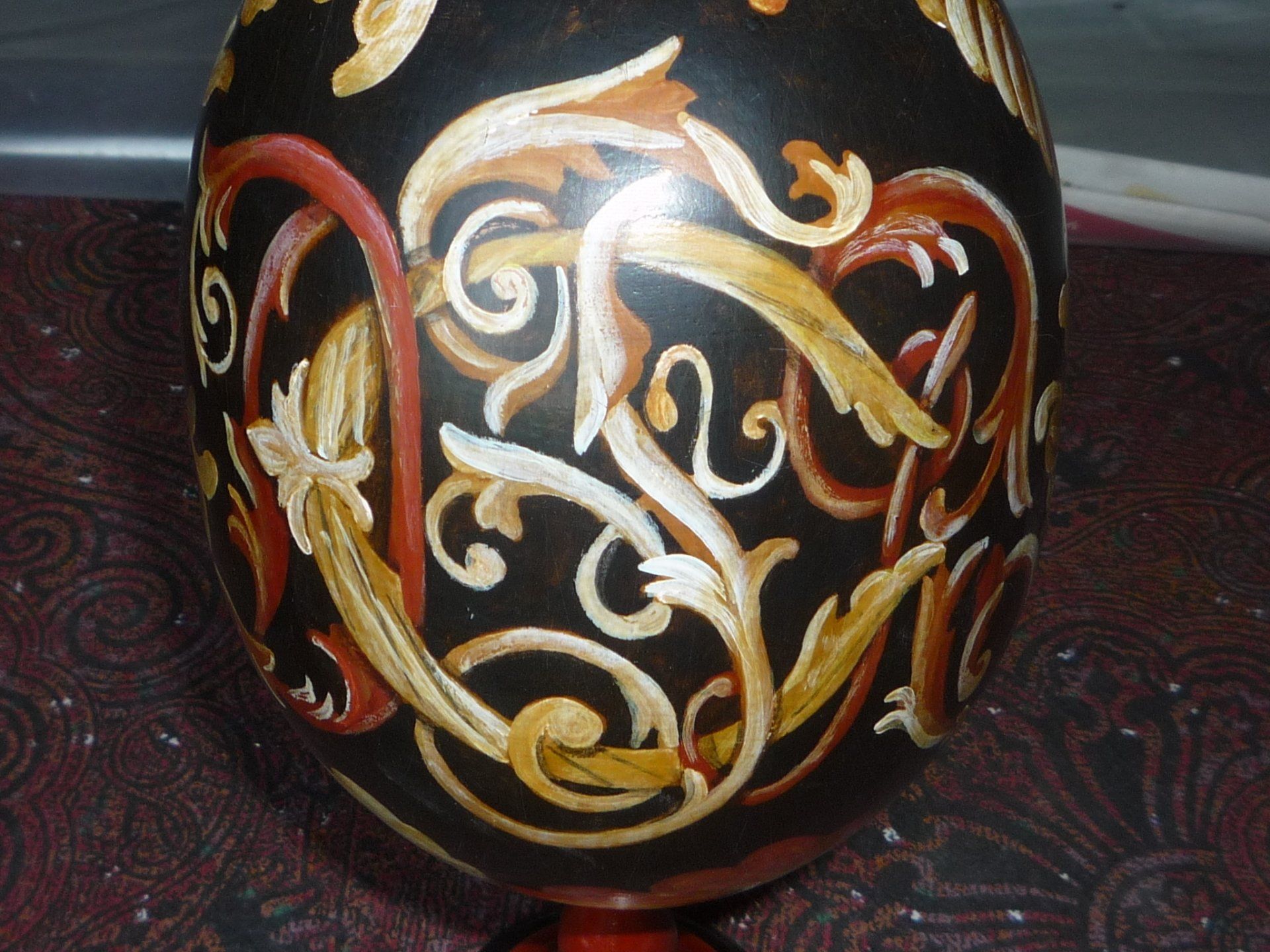 animali, cani, gatti, cavalli,  quadri, ritratti, dipinti, su misura, animali vestiti, oggetti, arredi, uova dipeinte, piatti, decorazioni, trompe, fiori, stencil, decoupage, carta, colla, matita, pennello, olio su tela , riviste, pubblicazioni, eventi, Marina Rigolone, artista, pittrice, decoratrice,