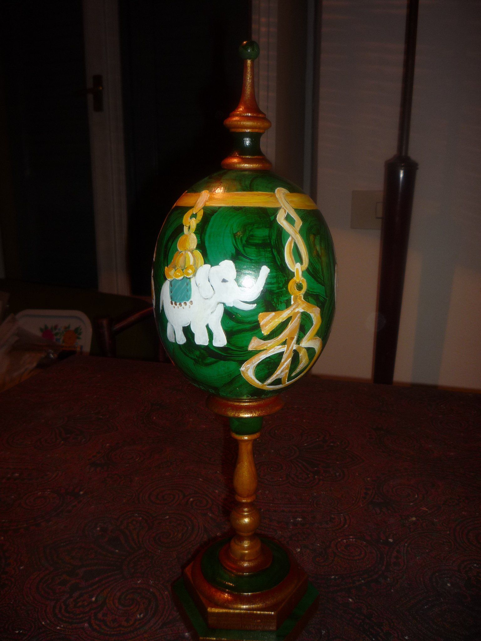 animali, cani, gatti, cavalli,  quadri, ritratti, dipinti, su misura, animali vestiti, oggetti, arredi, uova dipeinte, piatti, decorazioni, trompe, fiori, stencil, decoupage, carta, colla, matita, pennello, olio su tela , riviste, pubblicazioni, eventi, Marina Rigolone, artista, pittrice, decoratrice,