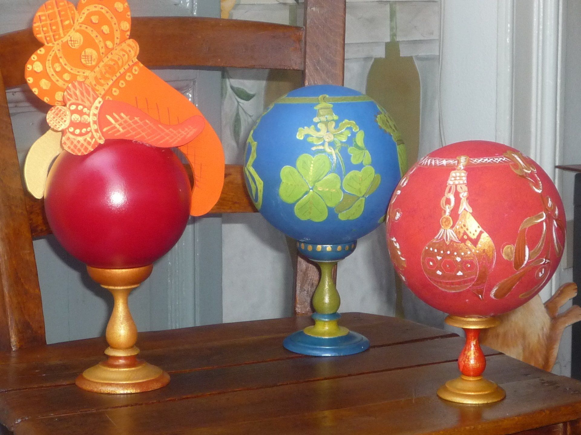 animali, cani, gatti, cavalli,  quadri, ritratti, dipinti, su misura, animali vestiti, oggetti, arredi, uova dipeinte, piatti, decorazioni, trompe, fiori, stencil, decoupage, carta, colla, matita, pennello, olio su tela , riviste, pubblicazioni, eventi, Marina Rigolone, artista, pittrice, decoratrice,