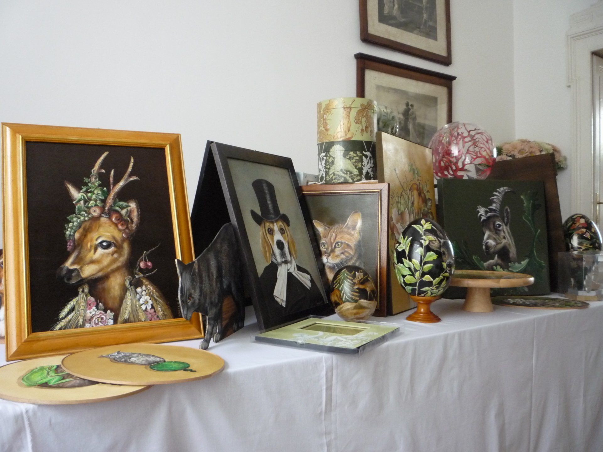 animali, quadri, ritratti, dipinti, su misura, animali vestiti, oggetti, arredi, uova dipeinte, piatti, decorazioni, trompe, fiori, stencil, decoupage, carta, colla, matita, pennello, olio su tela , riviste, pubblicazioni, eventi, Marina Rigolone, artista, pittrice, decoratrice,