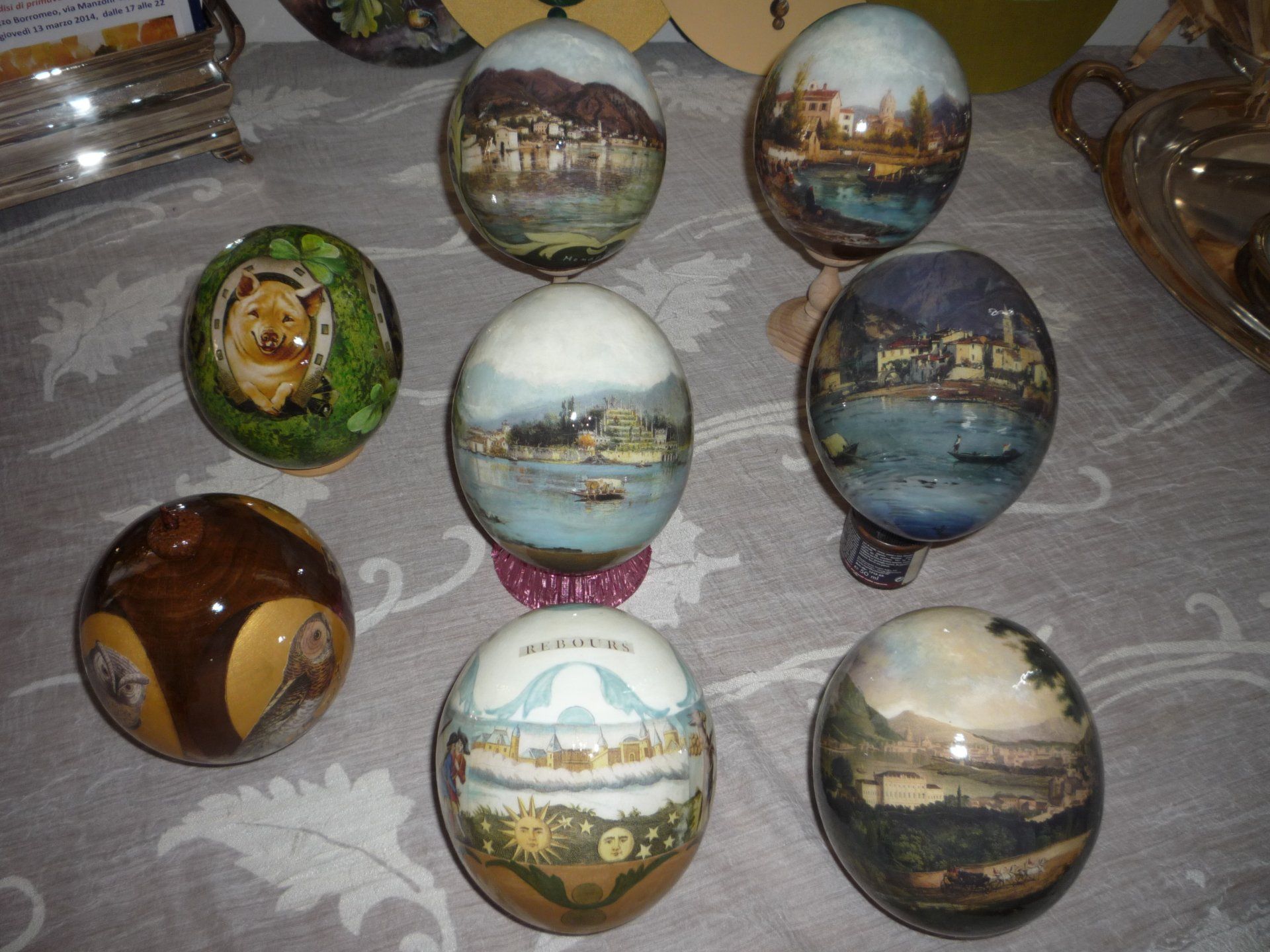 animali, cani, gatti, cavalli,  quadri, ritratti, dipinti, su misura, animali vestiti, oggetti, arredi, uova dipeinte, piatti, decorazioni, trompe, fiori, stencil, decoupage, carta, colla, matita, pennello, olio su tela , riviste, pubblicazioni, eventi, Marina Rigolone, artista, pittrice, decoratrice,