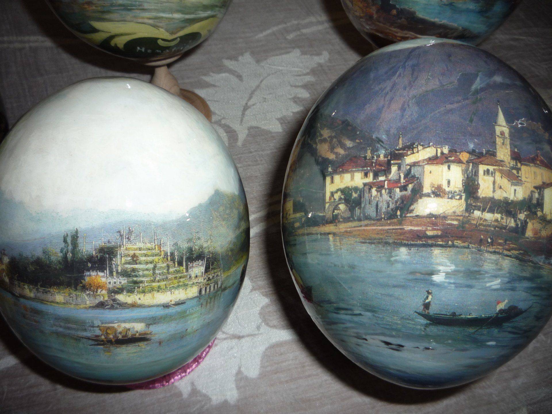 animali, cani, gatti, cavalli,  quadri, ritratti, dipinti, su misura, animali vestiti, oggetti, arredi, uova dipeinte, piatti, decorazioni, trompe, fiori, stencil, decoupage, carta, colla, matita, pennello, olio su tela , riviste, pubblicazioni, eventi, Marina Rigolone, artista, pittrice, decoratrice,