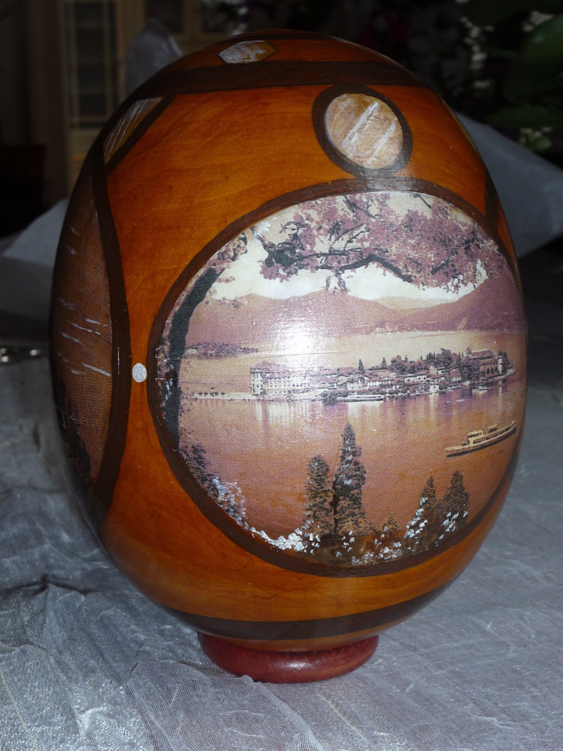 animali, cani, gatti, cavalli,  quadri, ritratti, dipinti, su misura, animali vestiti, oggetti, arredi, uova dipeinte, piatti, decorazioni, trompe, fiori, stencil, decoupage, carta, colla, matita, pennello, olio su tela , riviste, pubblicazioni, eventi, Marina Rigolone, artista, pittrice, decoratrice,