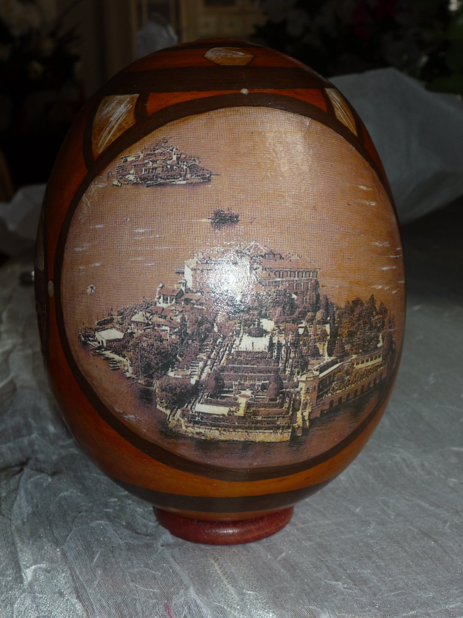 animali, cani, gatti, cavalli,  quadri, ritratti, dipinti, su misura, animali vestiti, oggetti, arredi, uova dipeinte, piatti, decorazioni, trompe, fiori, stencil, decoupage, carta, colla, matita, pennello, olio su tela , riviste, pubblicazioni, eventi, Marina Rigolone, artista, pittrice, decoratrice,