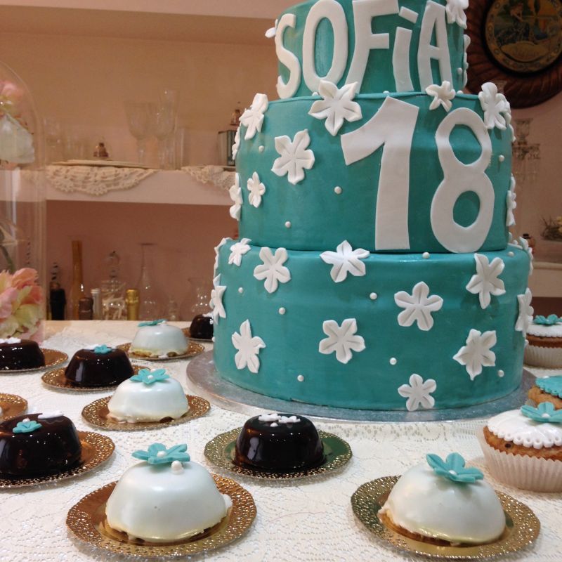 Realizzazione dolci per diciottesimo