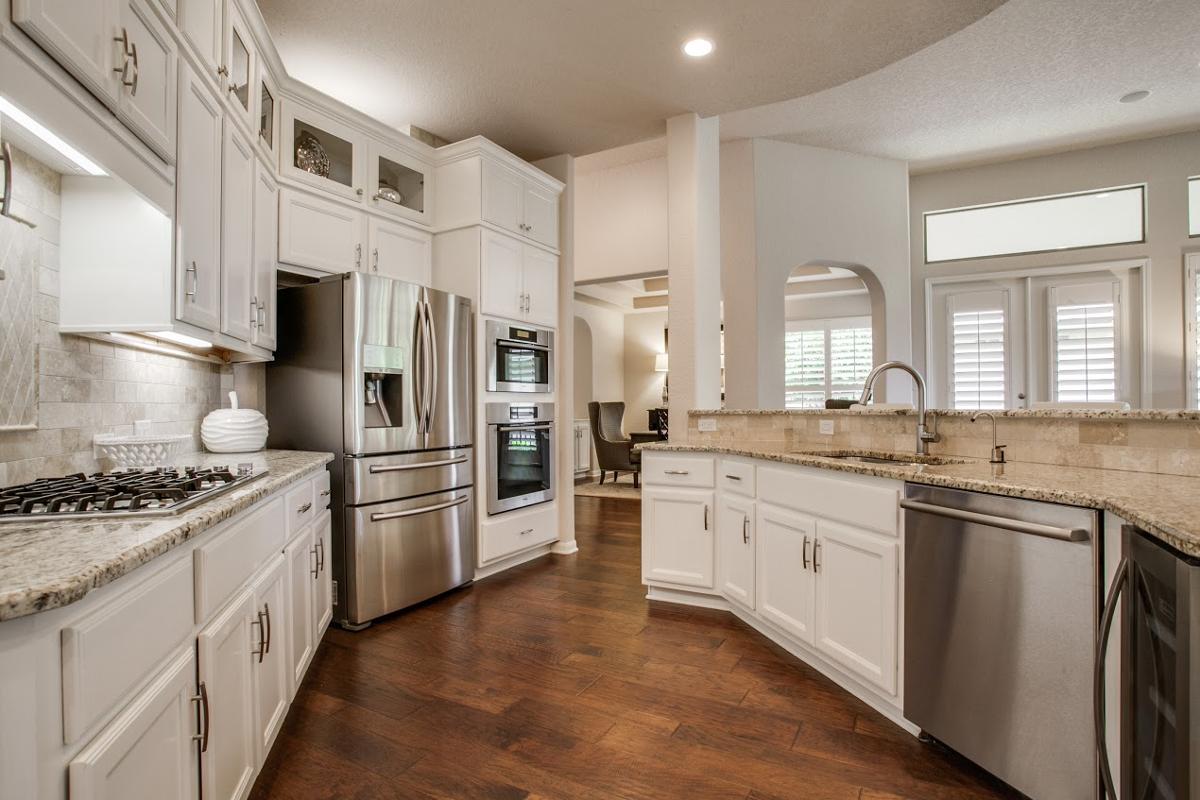 granite countertops and kitchen cabinets in San Antonio, TX
