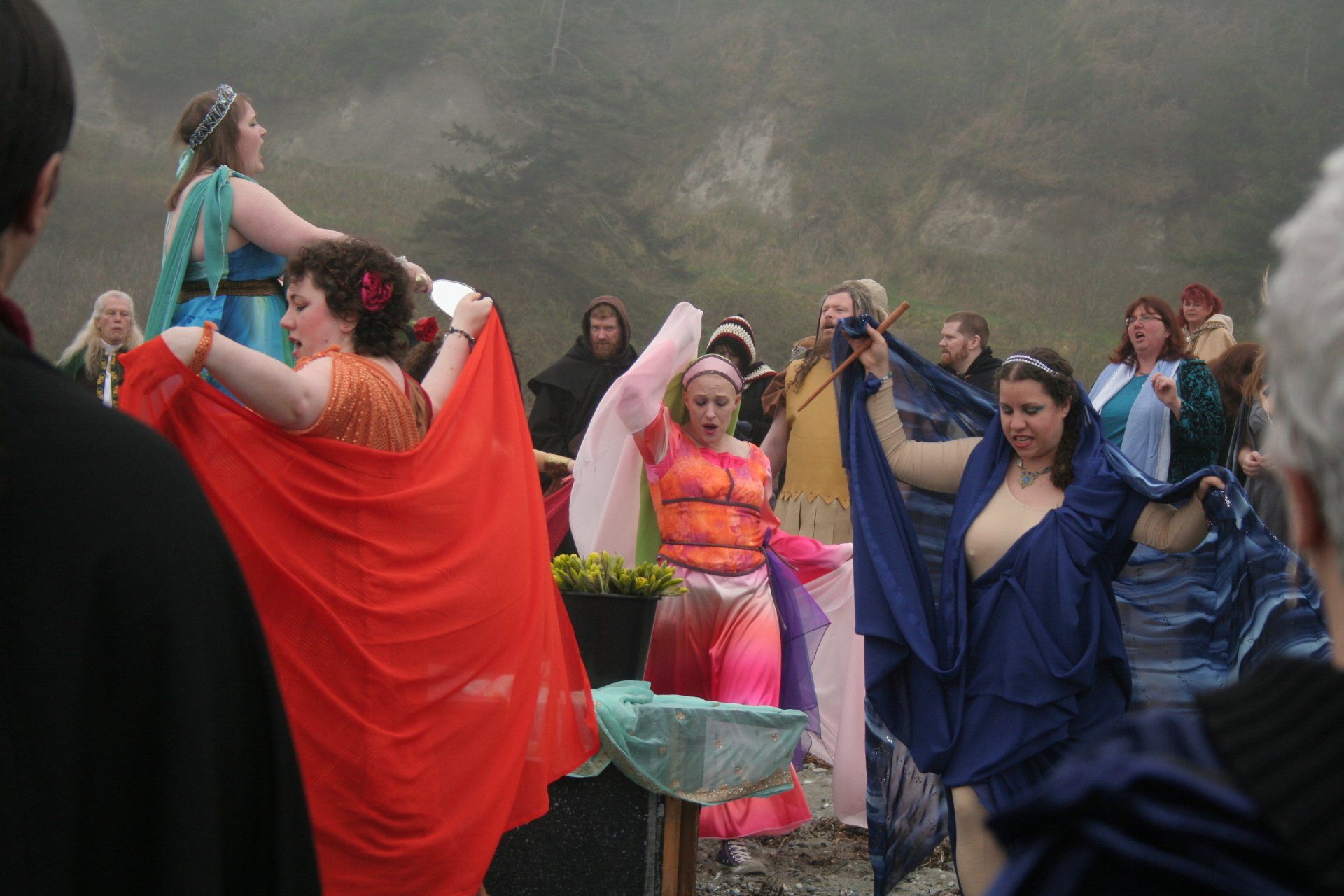 People dancing, Haladai Mystai, Parade to the Sea