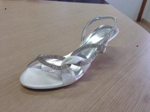 sandalo da sposa con tacco basso