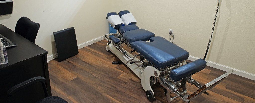 chiropractic-adjustment-treatment-table