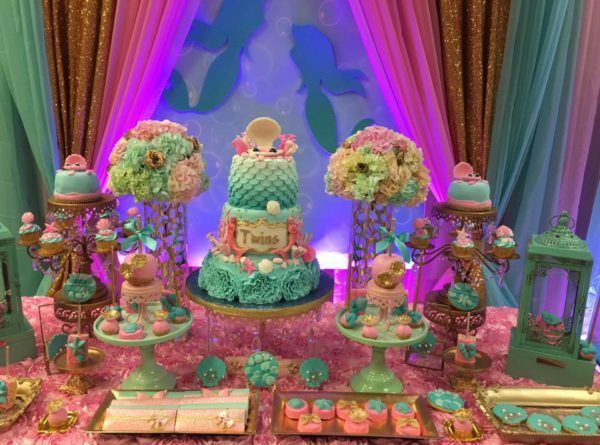 Baby shower cake dispaly

