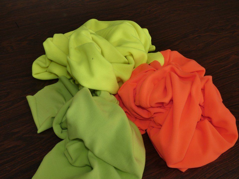 tessuti invernali di colori fluorescenti