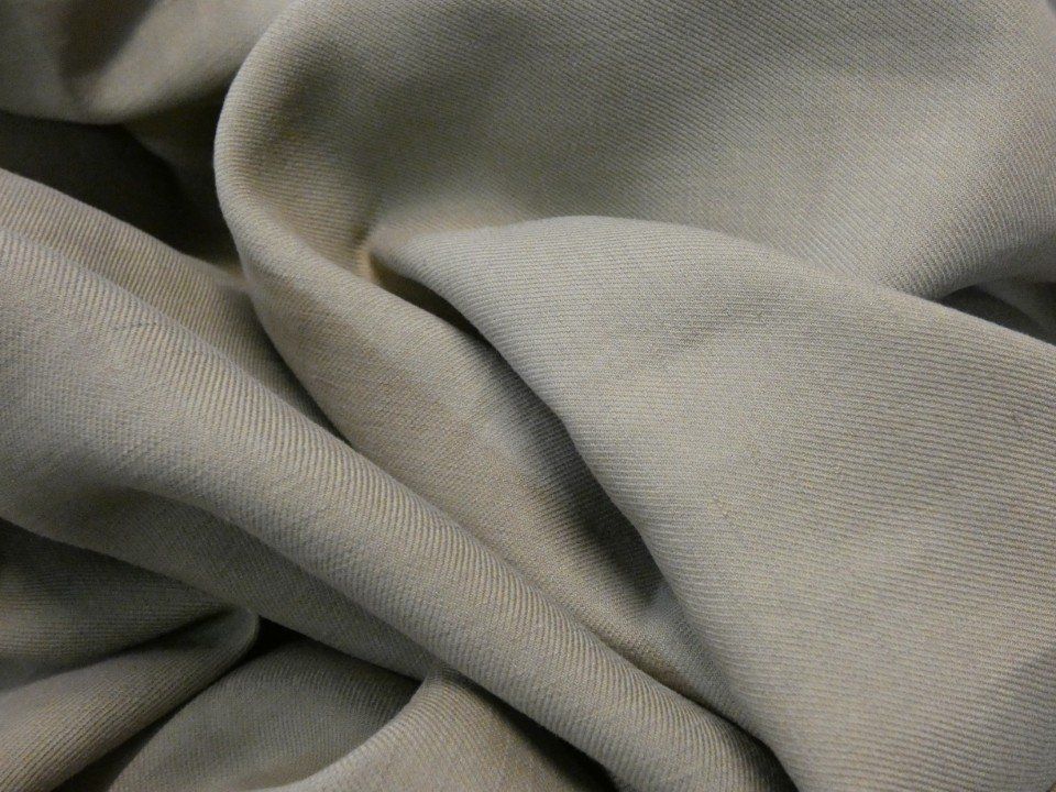 tessuto estivo grigio chiaro