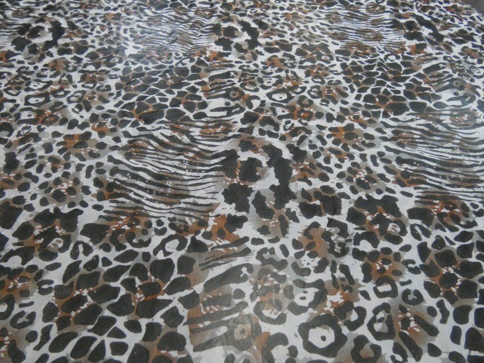 tessuto estivo con fantasia animalier