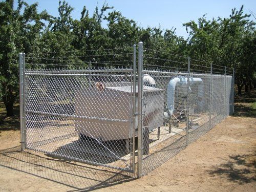 Chain Link W-Barbwire-2