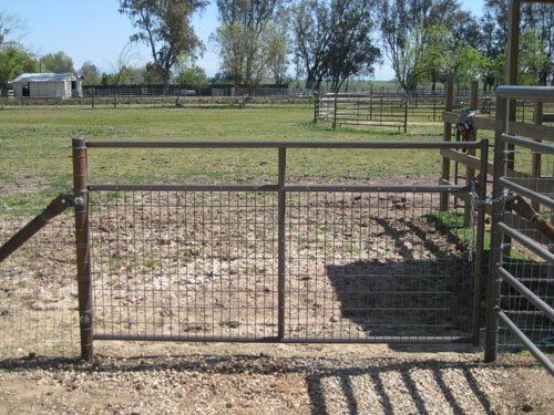 Wire filled gate