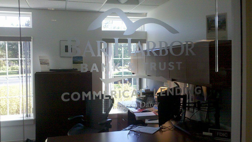 Window Lettering 15