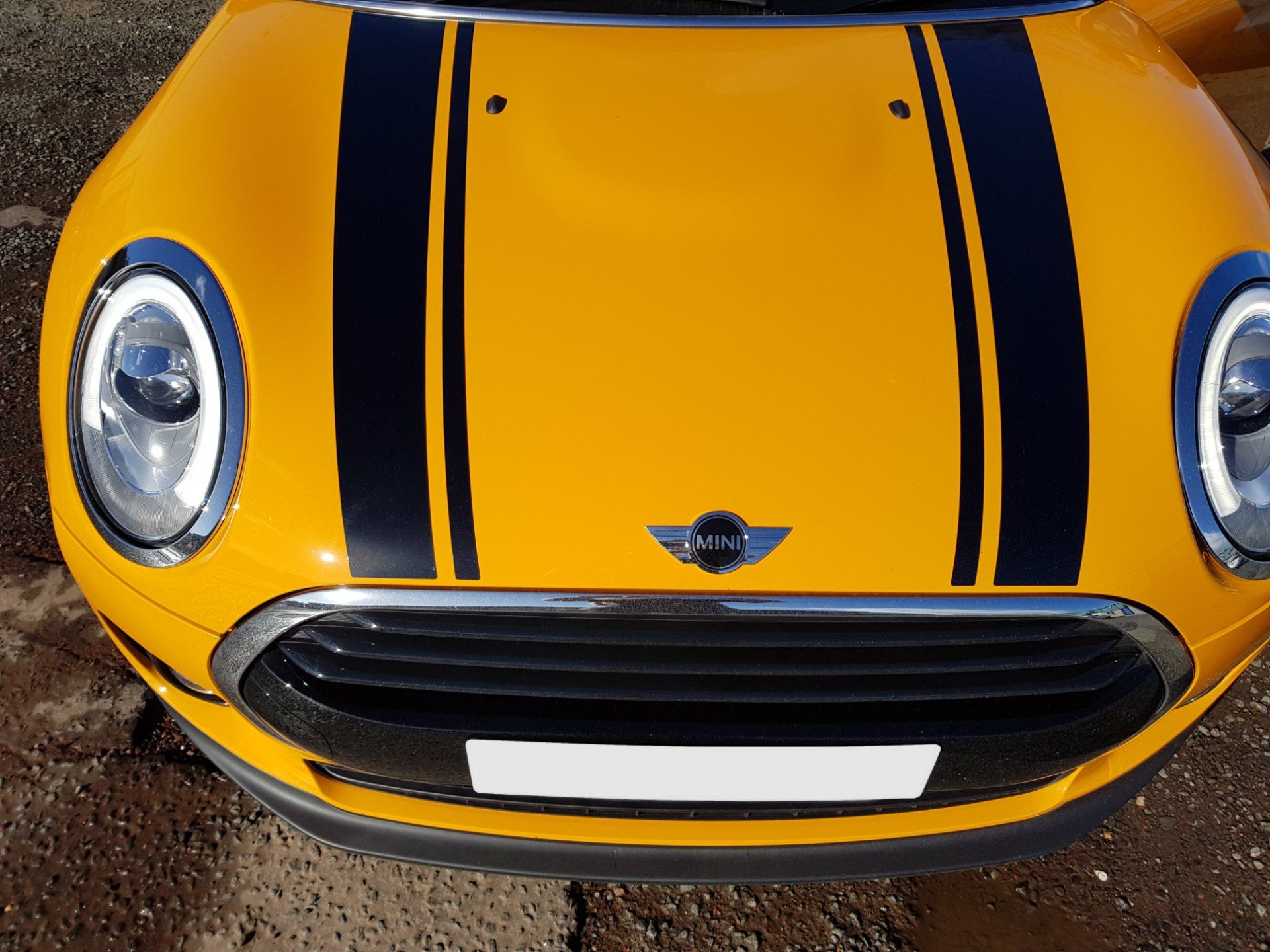 Car decals on a Mini in yellow