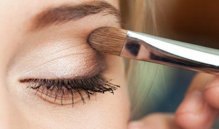 eyebrow tinting
