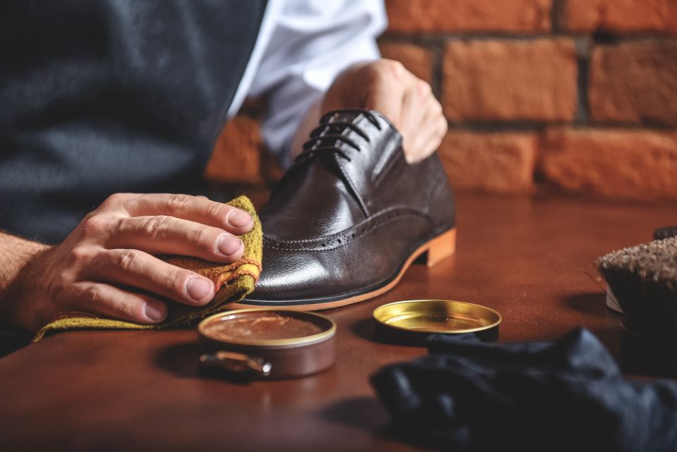 lucidatura scarpe