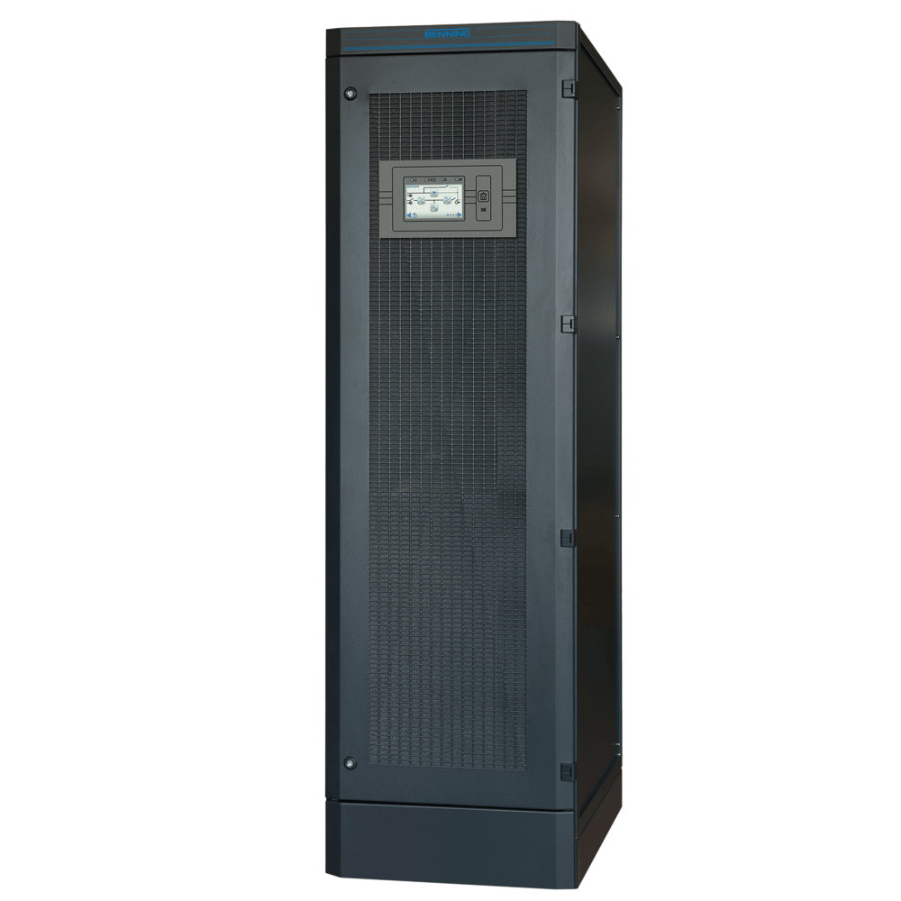 Un rack de serveur noir avec un moniteur dessus sur un fond blanc.