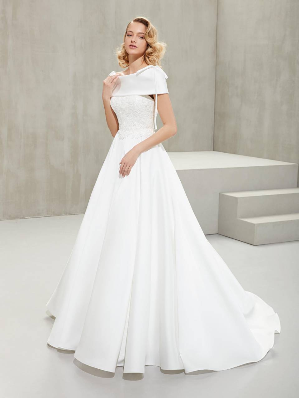 Abito da sposa maniche corte