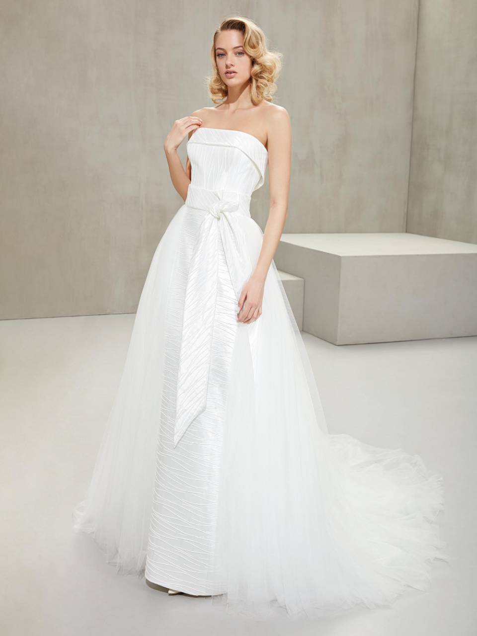 Abito da sposa scollo pari