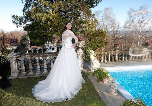 Abito da sposa dalle forme sinuose