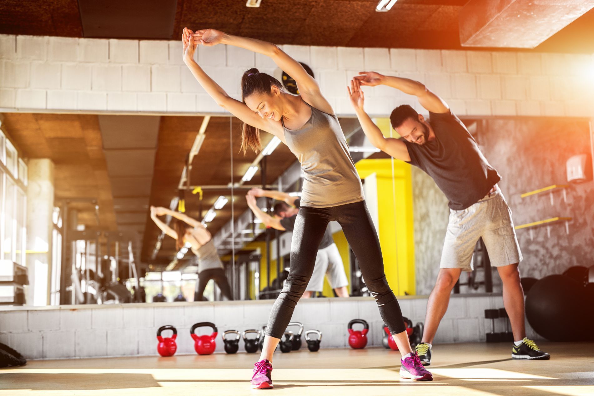 Esercizi di fitness in una palesta