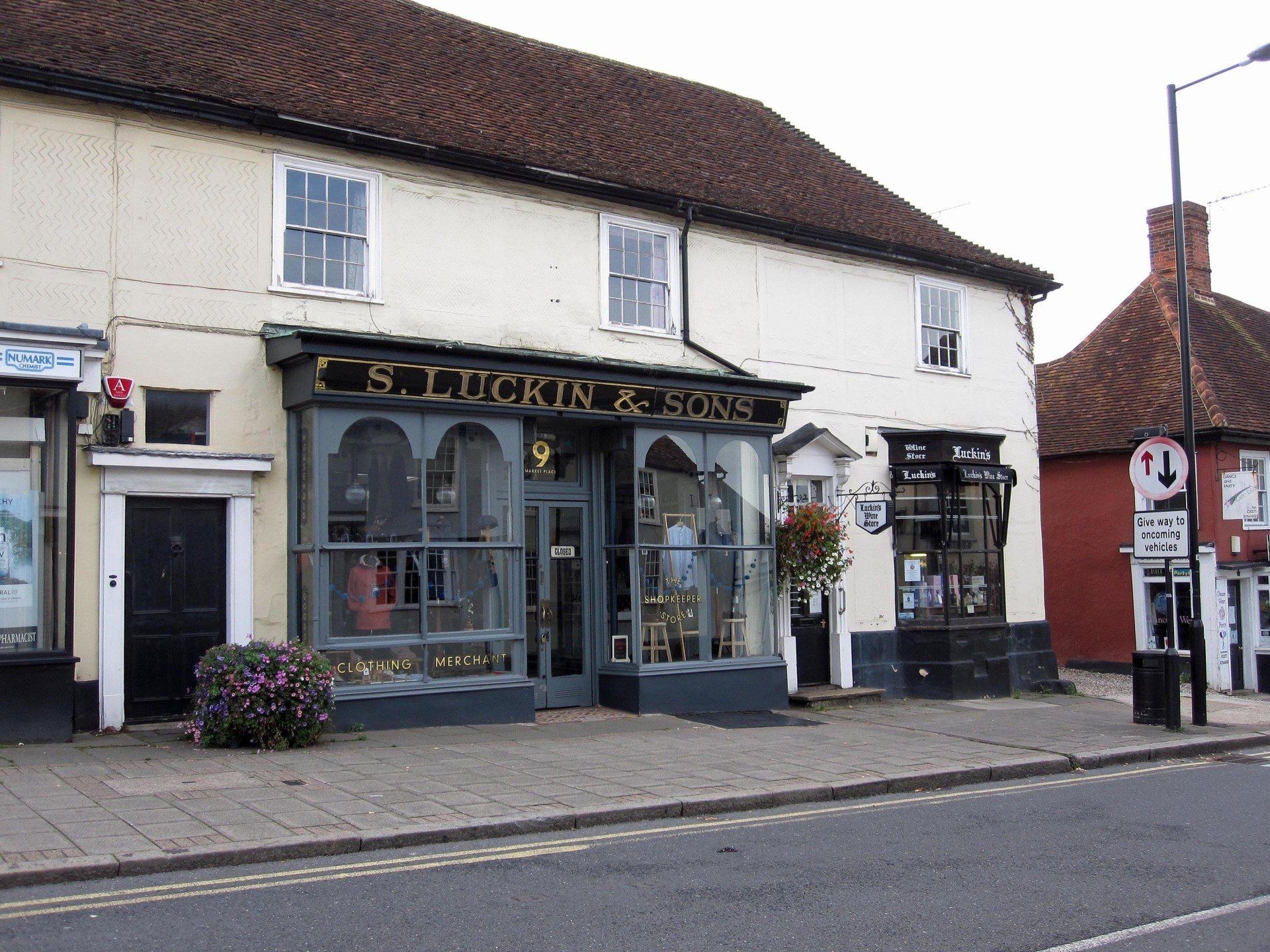 Luckins Stores