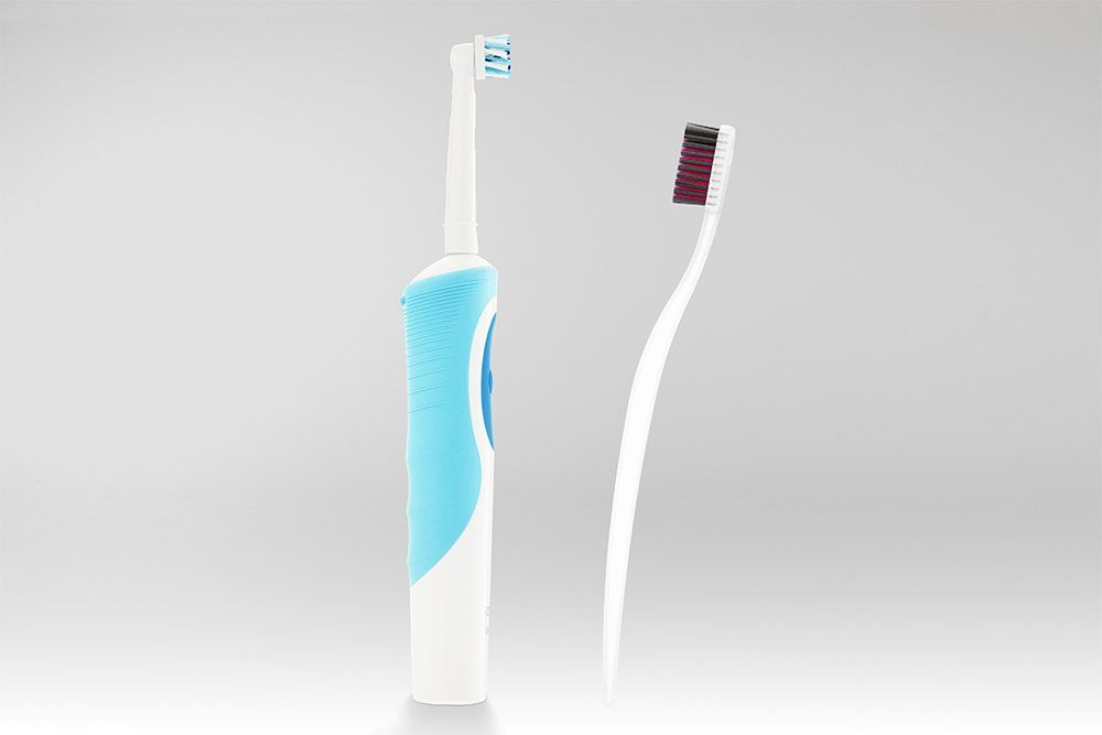 Electric Brush versus Manual Brushes Electric Brush versus Manual Brushes