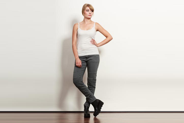 Young woman in sleeveless shirt