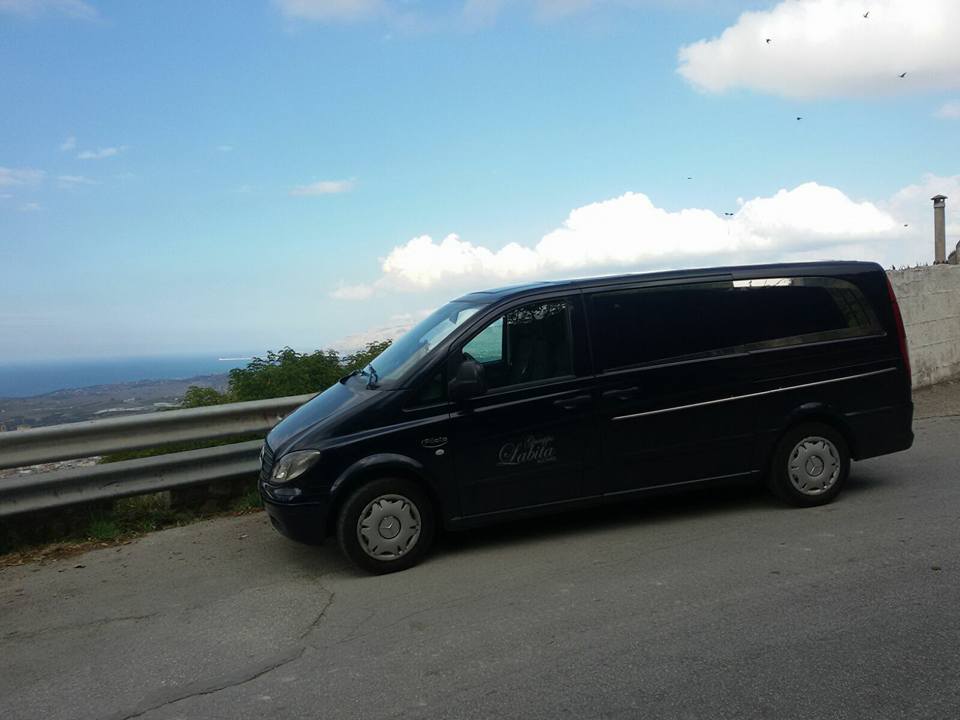 Furgoncino funebre