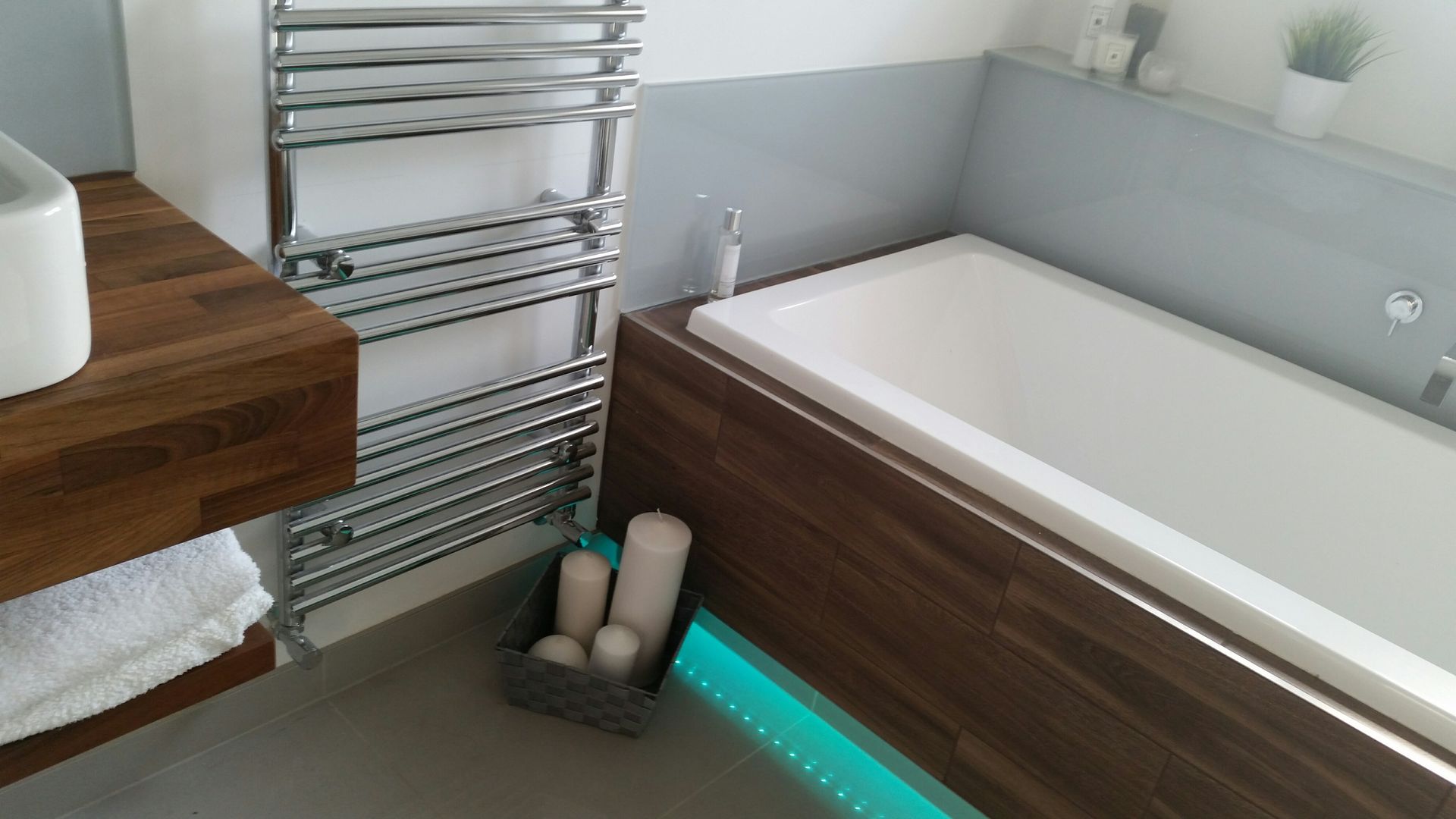 Glass for bathrooms