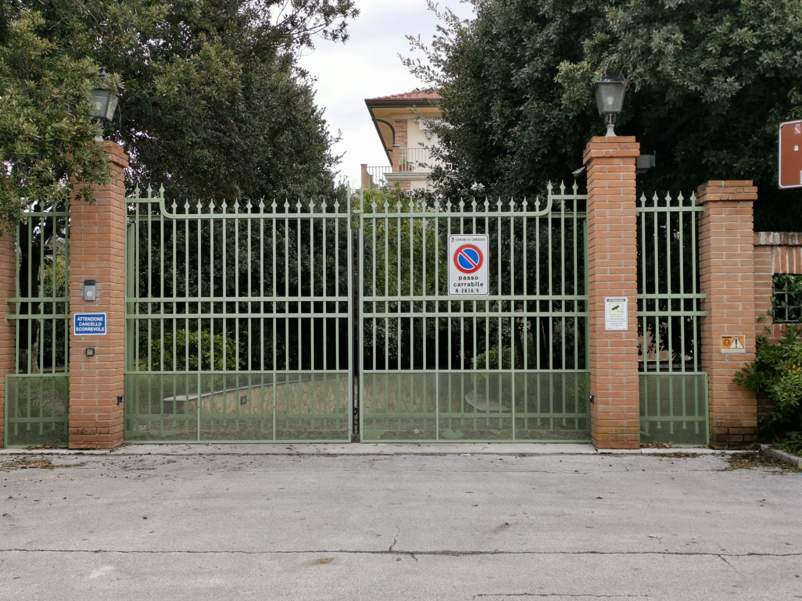cancello automatico a battente