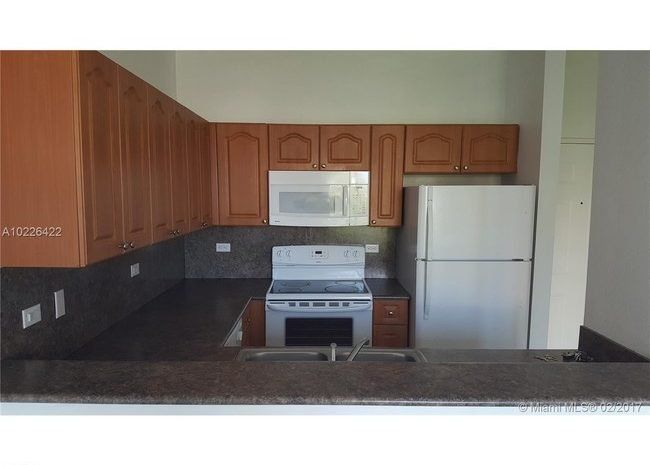 735 SW 2nd Street Kitchen