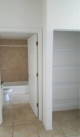 735 SW 2nd Street Bathroom