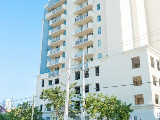 120 SW 8th Ave