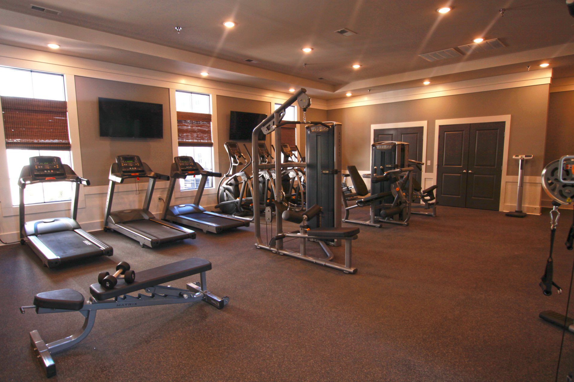 1 element apartments gym